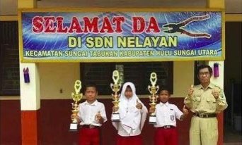 Spanduk kocak sekolahan  Berbagai sumber