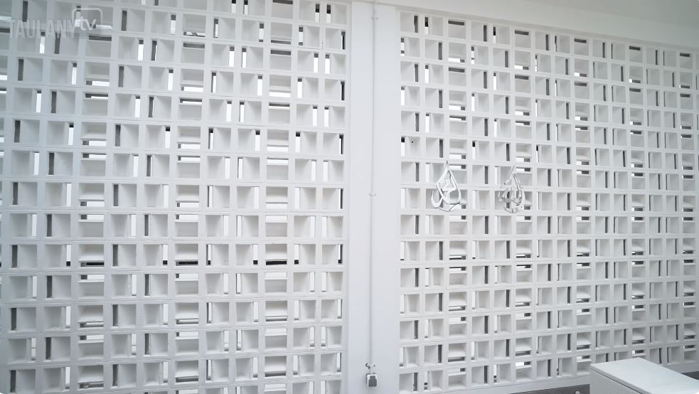 potret musala rumah titi kamal dan tian © YouTube