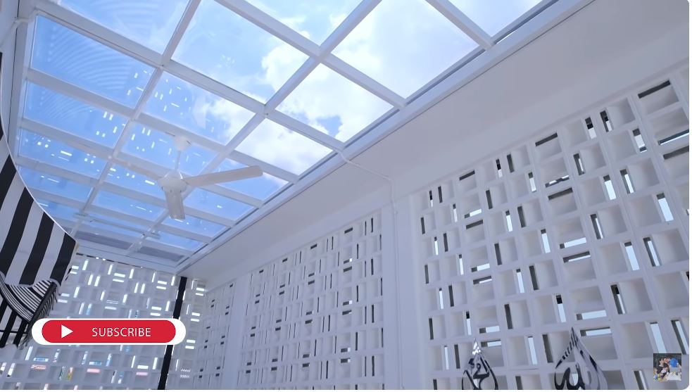 potret musala rumah titi kamal dan tian © YouTube