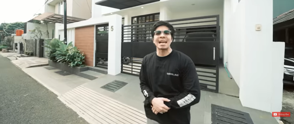 potret rooftop komedian Abdel © 2024 brilio.net potret rooftop komedian Abdel © 2024 brilio.net