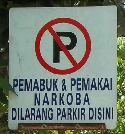 potret kocak imbauan di tempat parkir freepik.com