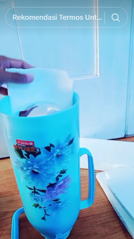 Bukan dilapisi kain, ini trik agar air dalam termos tetap awet panas sampai 2 bulan