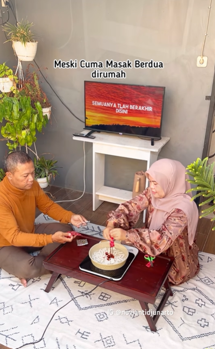 Karyawan ini punya rumah bak gedong, intip potret rooftopnya ala cafe estetik © 2024 brilio.net Karyawan ini punya rumah bak gedong, intip potret rooftopnya ala cafe estetik © 2024 brilio.net