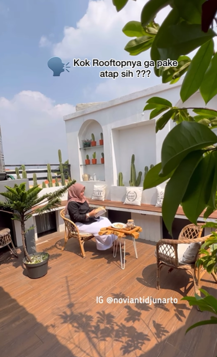 Karyawan ini punya rumah bak gedong, intip potret rooftopnya ala cafe estetik © 2024 brilio.net Karyawan ini punya rumah bak gedong, intip potret rooftopnya ala cafe estetik © 2024 brilio.net