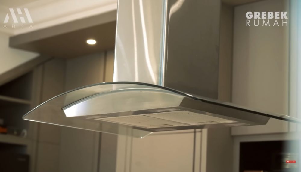 dapur di rumah mewah shireen sungkar minim perabotan © berbagai sumber