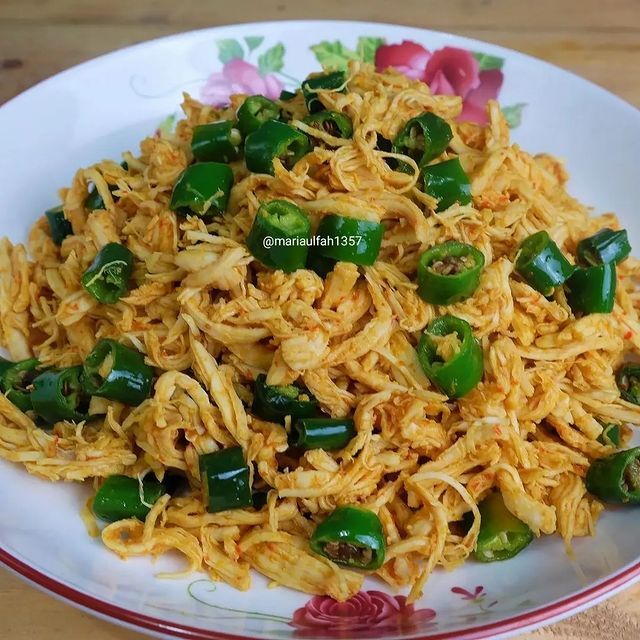 15 Resep olahan ayam suwir ala rumahan, nikmat, bikin nagih, dan mudah ditiru