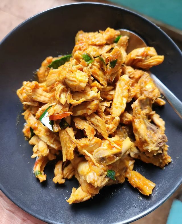 15 Resep olahan ayam suwir ala rumahan, nikmat, bikin nagih, dan mudah ditiru