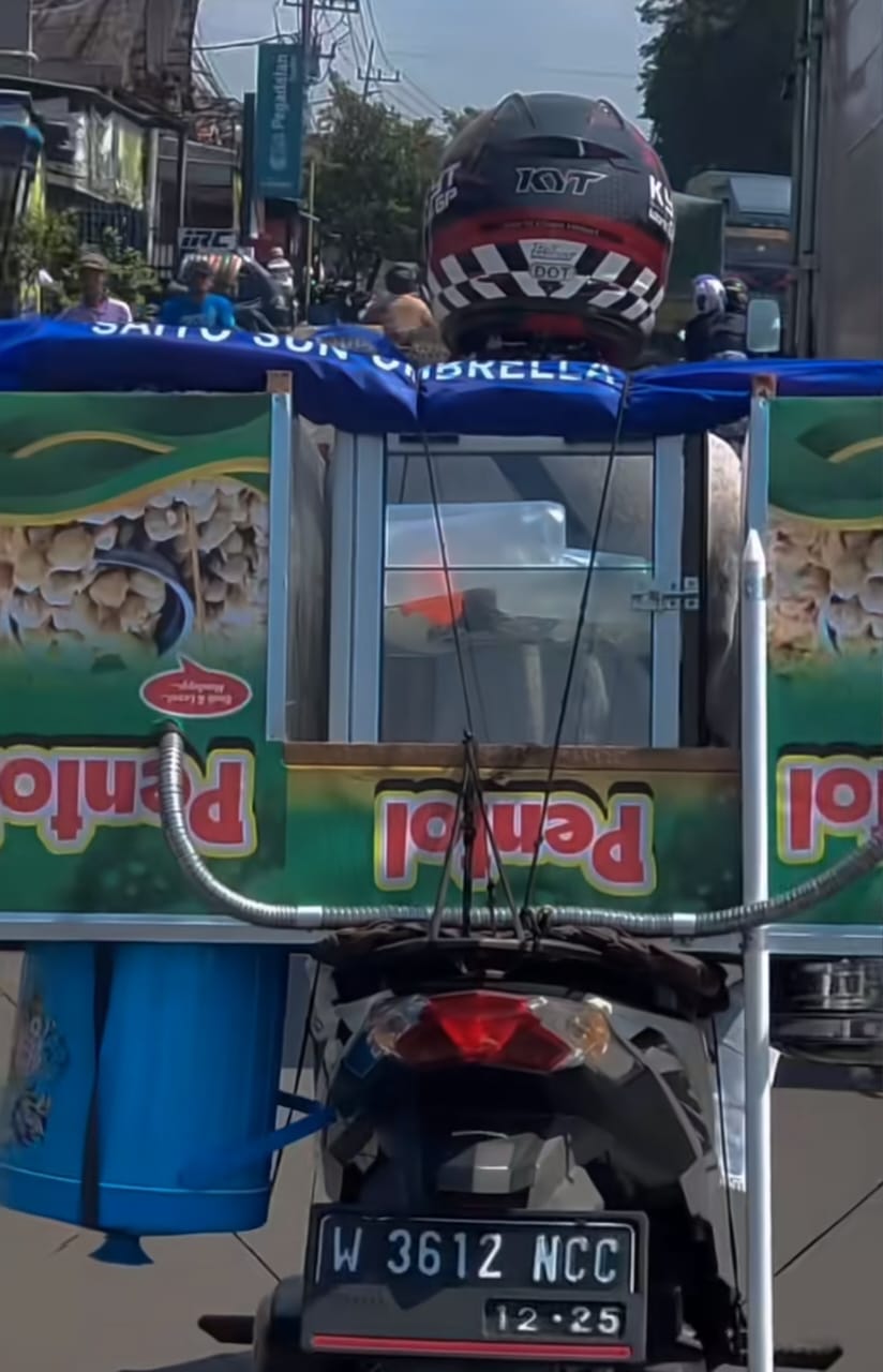 jualan pentol kebalik © TikTok jualan pentol kebalik © TikTok