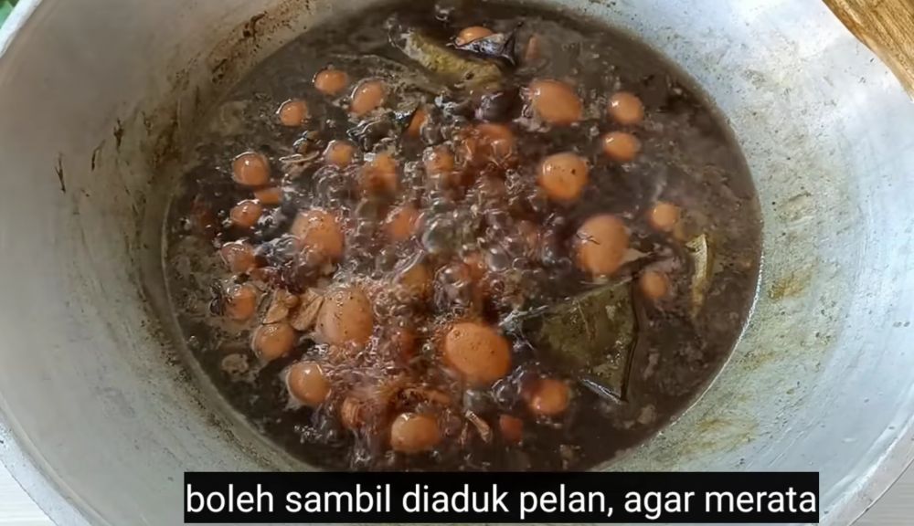 Cuma butuh 11 menit merebus, ini trik memasak telur pindang agar bumbu meresap dan hemat gas