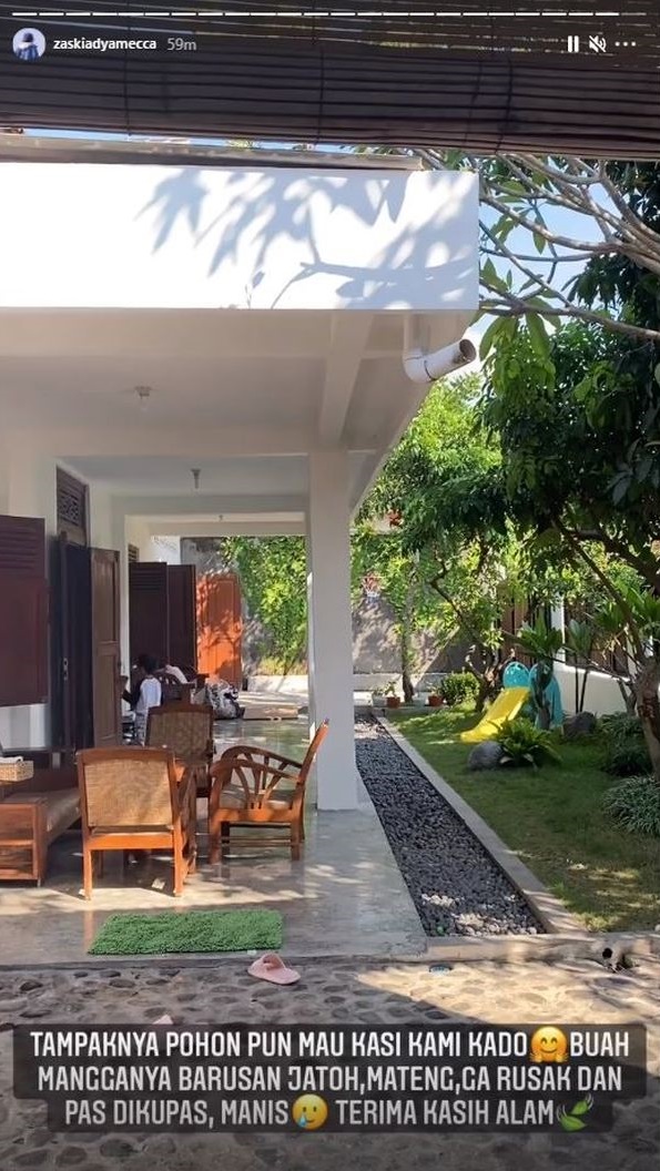 potret teras rumah zaskia adya mecca di jogja © berbagai sumber
