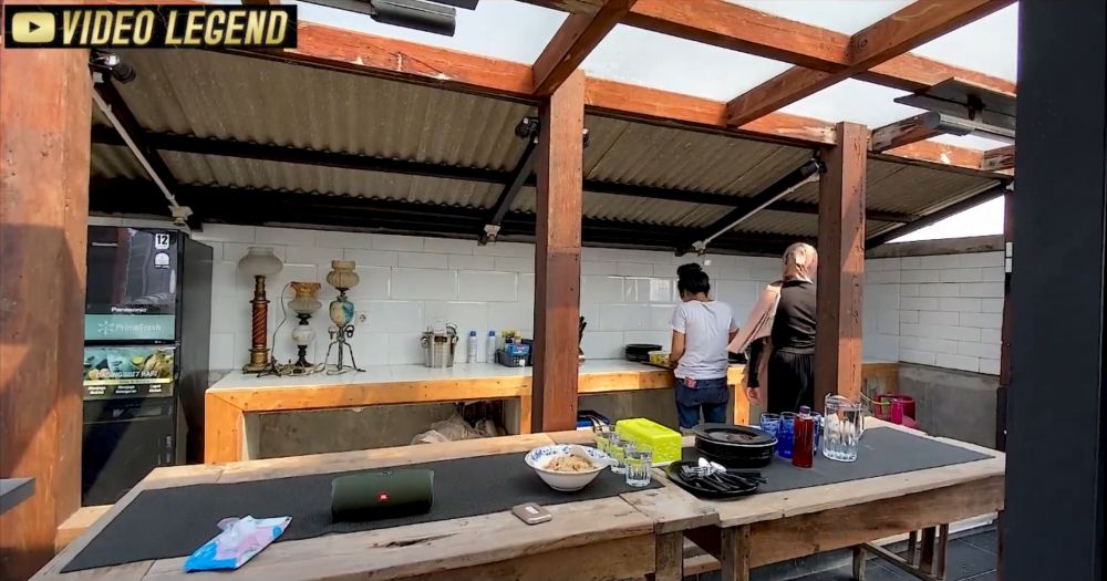 rooftop Ahmad Dhani yang estetik © YouTube