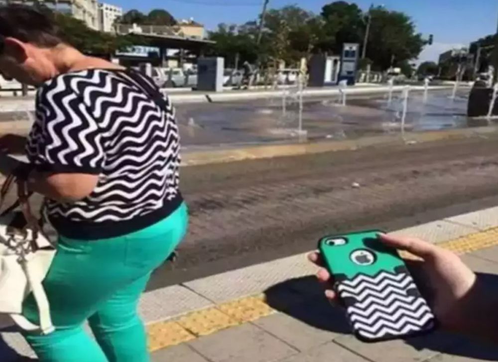 Potret dari samping kocak  Berbagai sumber