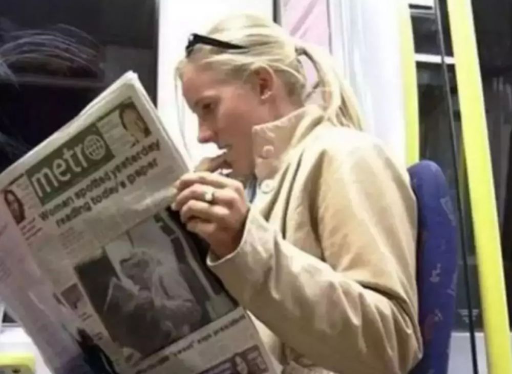 Potret dari samping kocak  Berbagai sumber