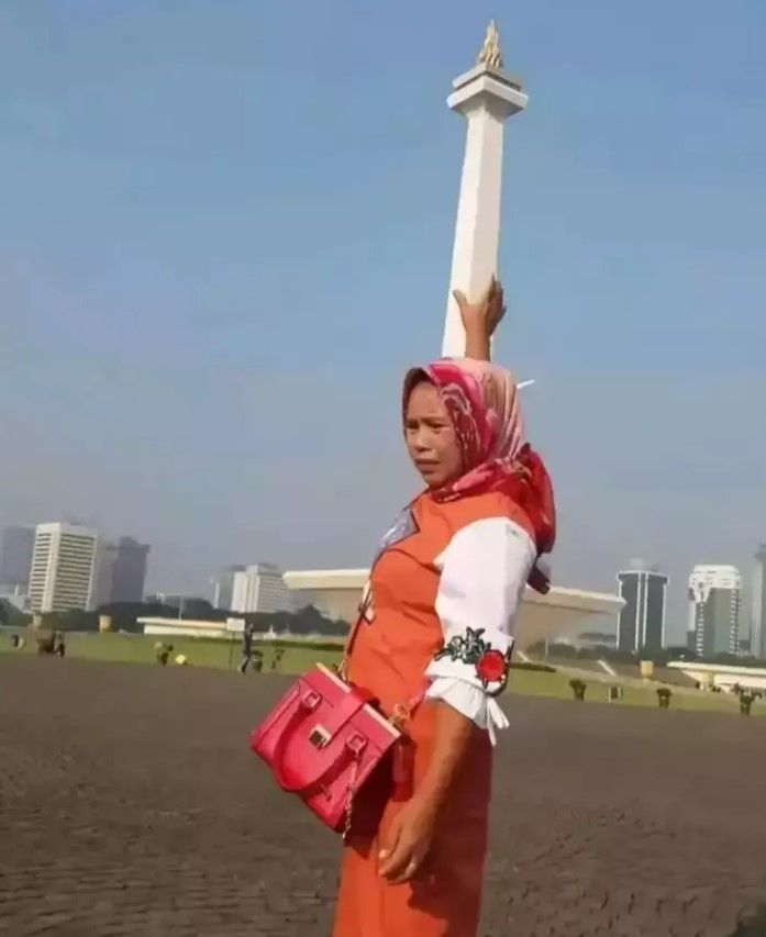 Potret dari samping kocak  Berbagai sumber