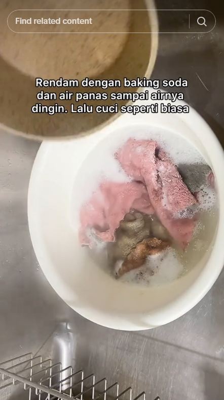 Tak perlu direndam sitrun, ini cara cuci lap dapur berminyak dan penuh lemak pakai 1 bahan dapur