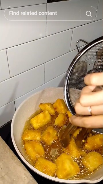 Tak perlu direndam air es, ini cara goreng singkong agar empuk dan renyah ditambah 1 bahan dapur