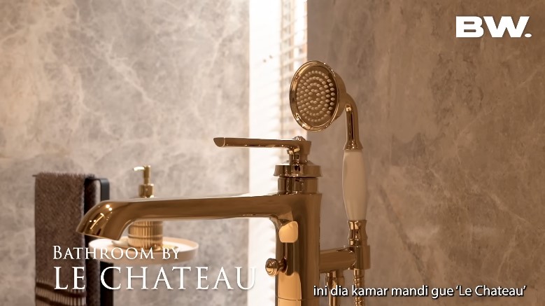 Boy William toiletnya pakai remote © YouTube