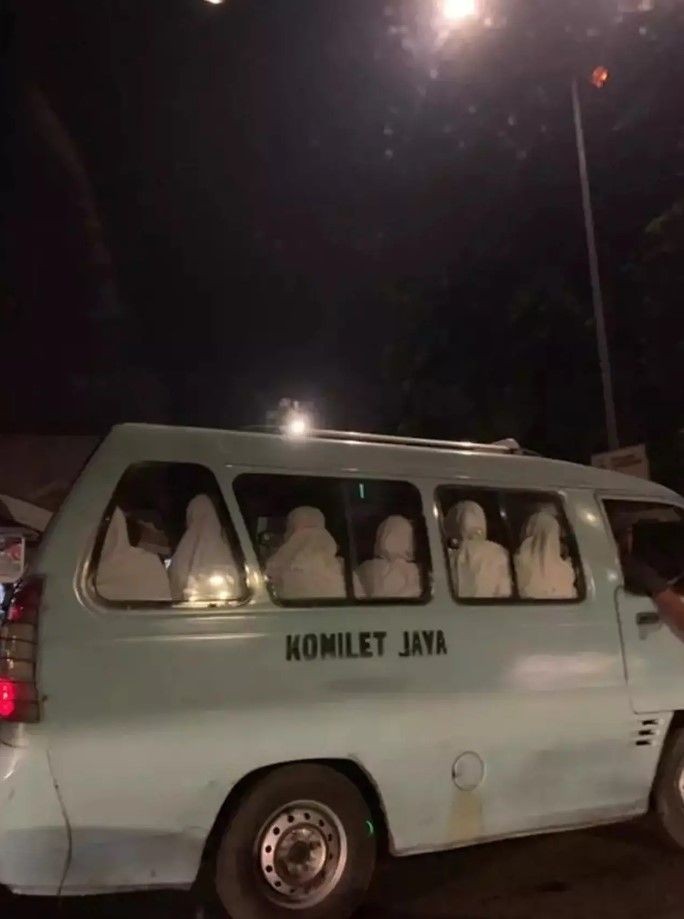 emak-emak piknik berbagai sumber