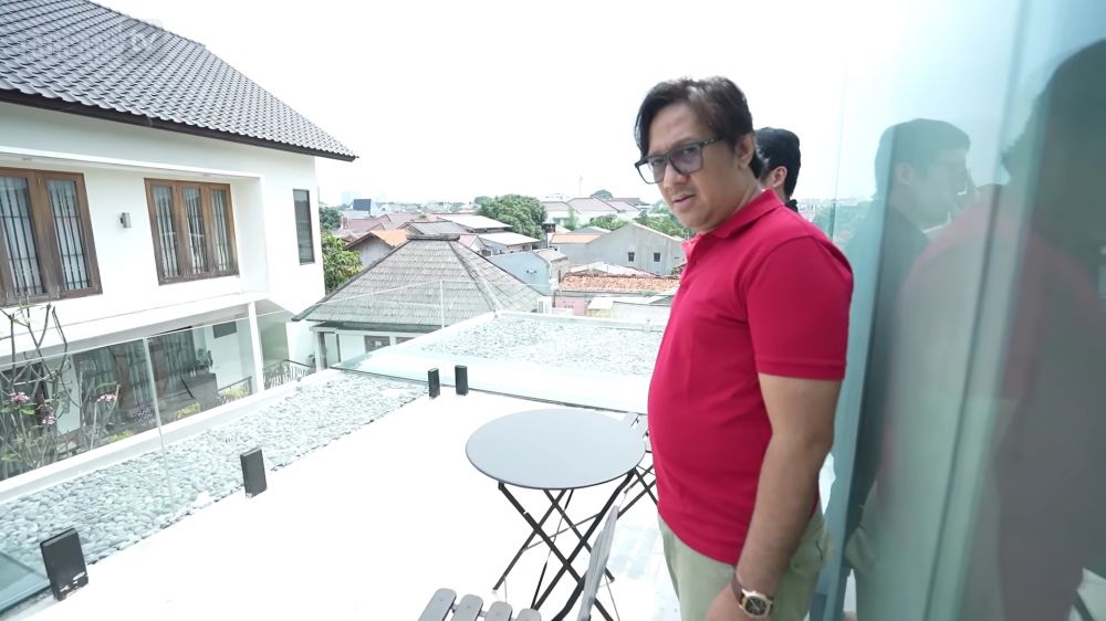 rooftop rumah desta © 2024 brilio.net rooftop rumah desta © 2024 brilio.net