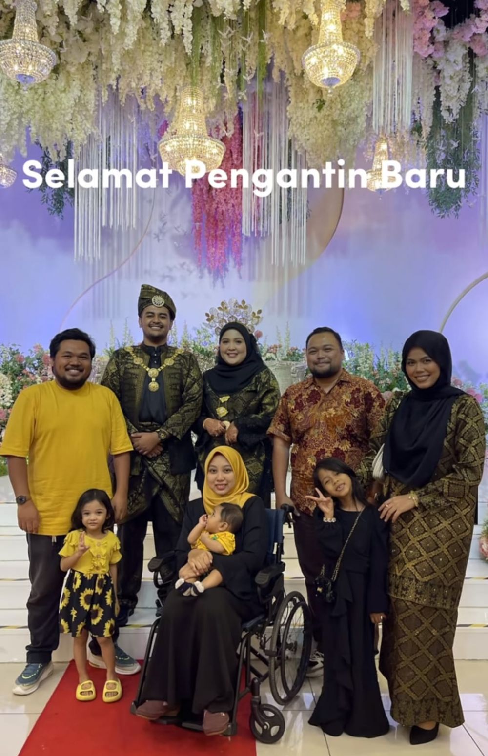 Kembaran baju dengan pengantin © TikTok