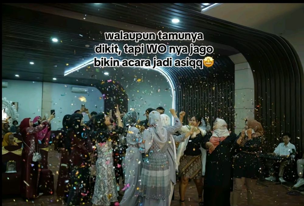 dibikinin acara resepsi © TikTok