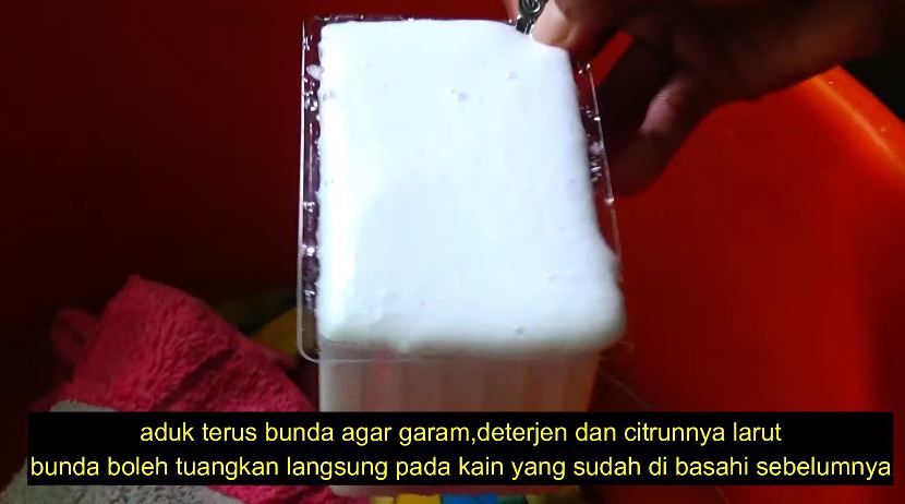 Tanpa dikucek, ini cara hilangkan bintik hitam jamur di pakaian agar bersih cuma tambah 1 bumbu dapur