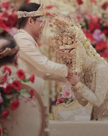 kenangan pernikahan Ria Ricis dan Teuku Ryan © berbagai sumber