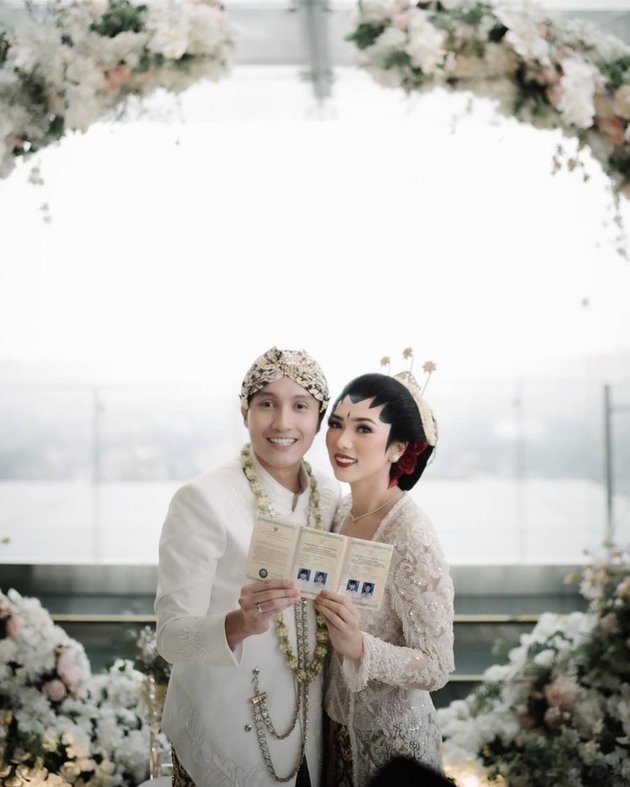 pernikahan musisi persunting dokter © berbagai sumber