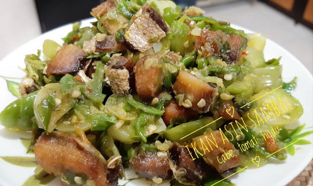 13 Resep olahan ikan asin ala rumahan, praktis dan bikin nagih
