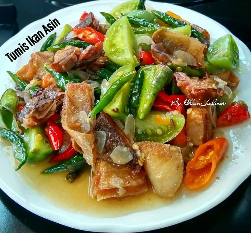 13 Resep olahan ikan asin ala rumahan, praktis dan bikin nagih