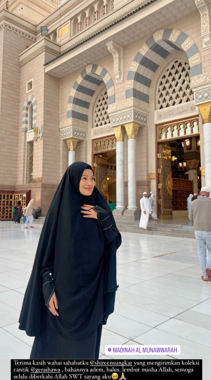 Titi Kamal jalani umrah © Instagram