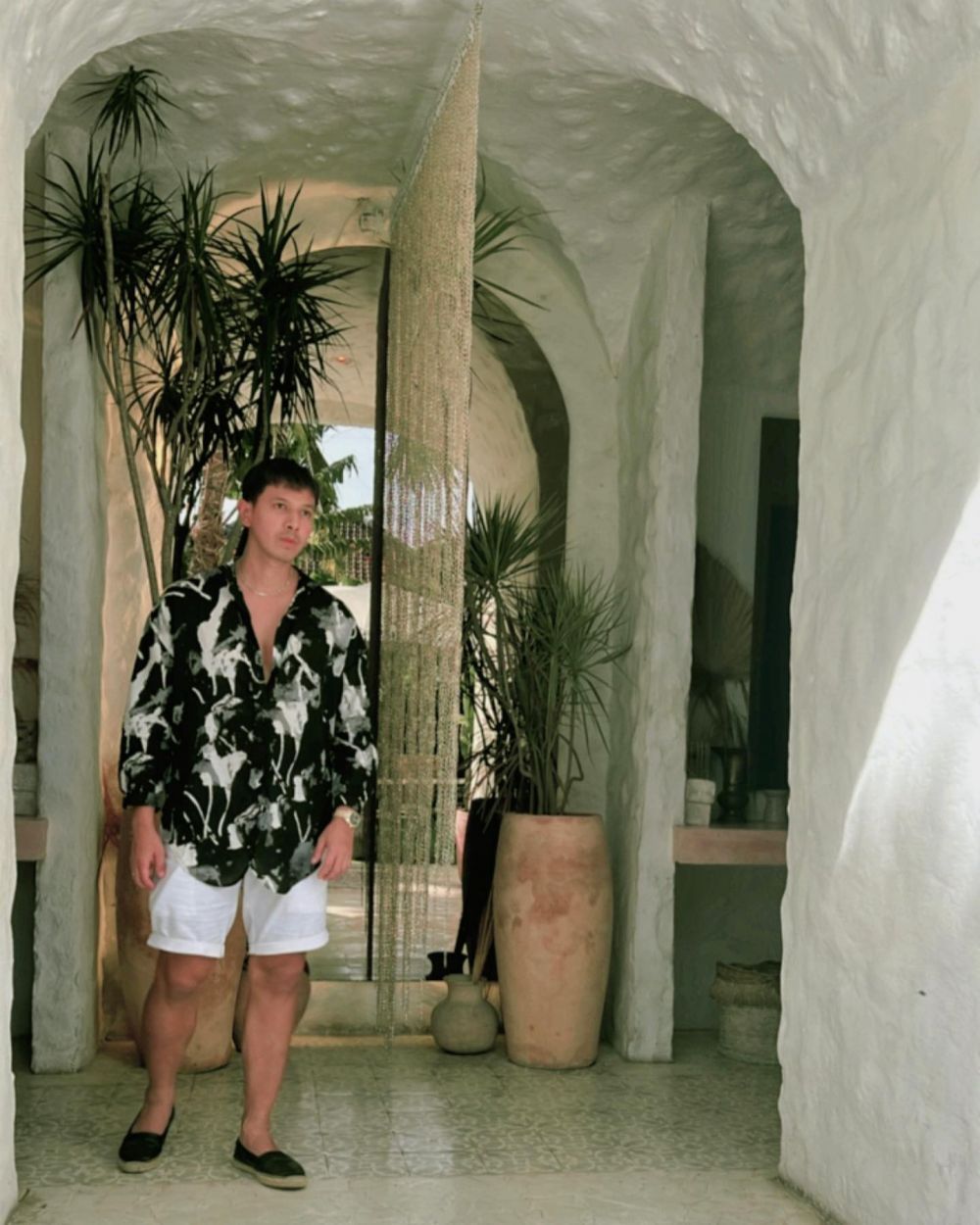 gaya berpakaian sonny dikritik © Instagram