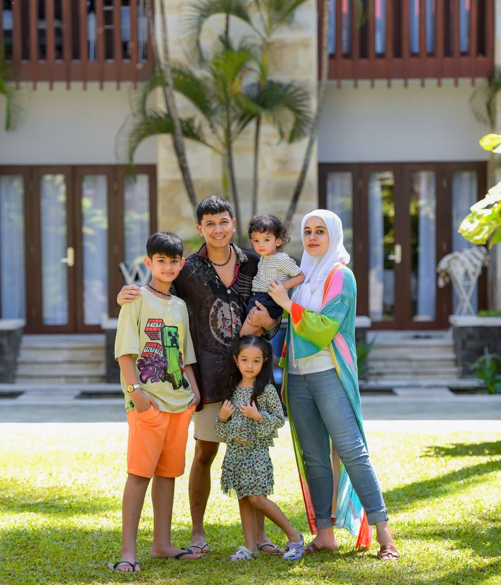 gaya berpakaian sonny dikritik © Instagram