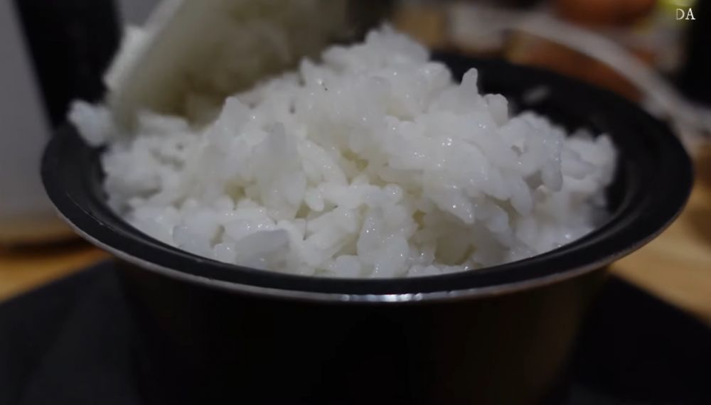 Cuma butuh 10 menit, ini trik menanak nasi tanpa rice cooker dan kukusan agar hasilnya tetap pulen