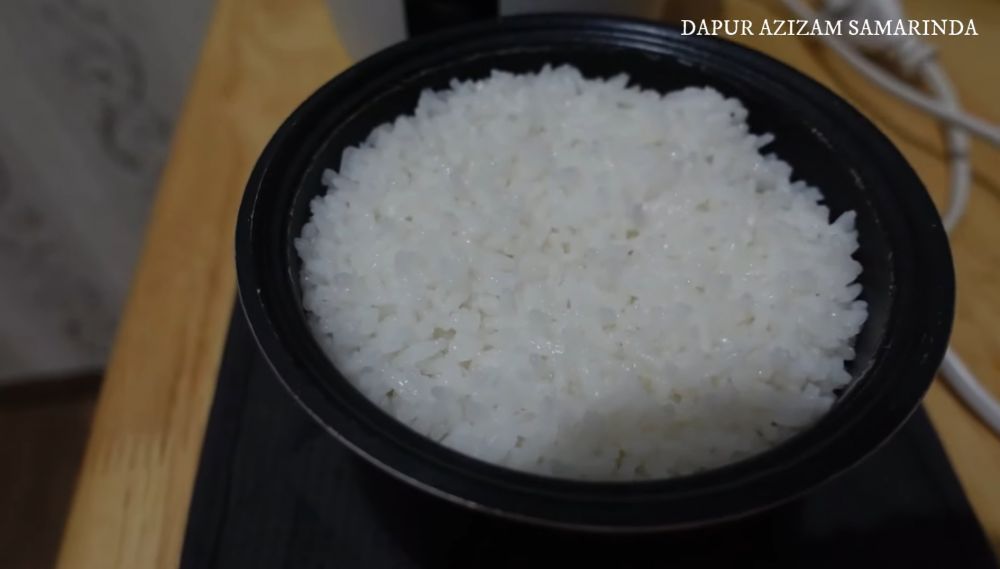 Cuma butuh 10 menit, ini trik menanak nasi tanpa rice cooker dan kukusan agar hasilnya tetap pulen