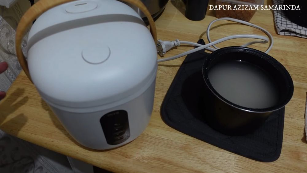 Cuma butuh 10 menit, ini trik menanak nasi tanpa rice cooker dan kukusan agar hasilnya tetap pulen