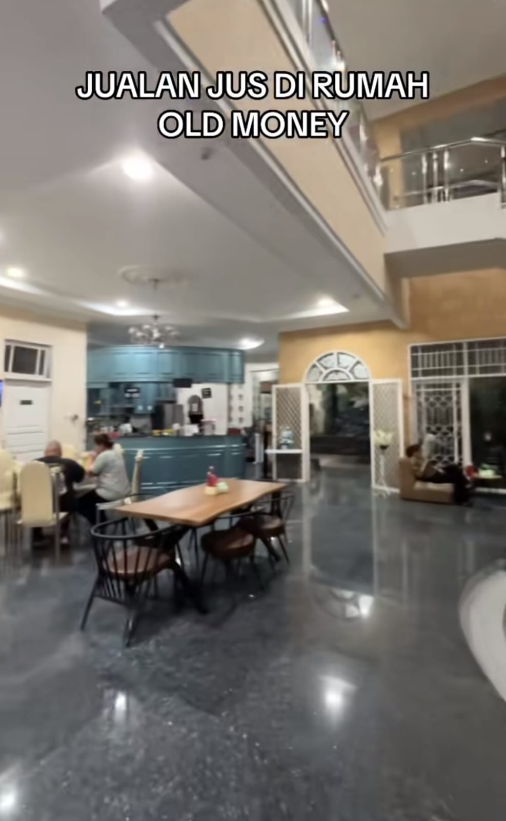 rumah mewah jualan jus © TikTok