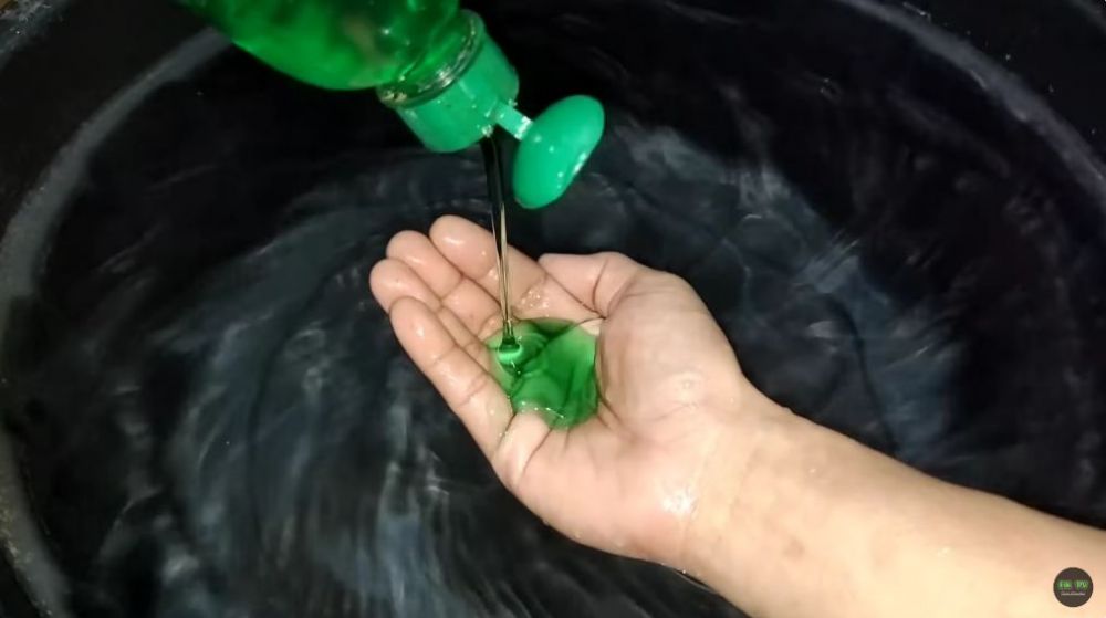 Tanpa soda kue, ini trik cuci bedcover lama yang dekil dan bau agar bersih cukup tambah 1 bahan dapur