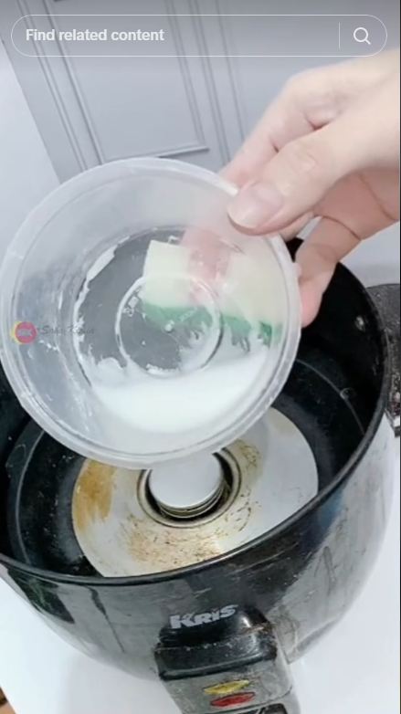Tak perlu dioles pasta gigi, trik bersihkan noda gosong di dasar rice cooker ini ampuh bikin kinclong