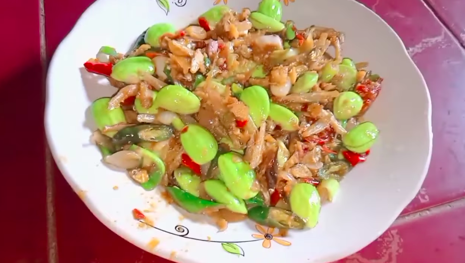 Tak perlu direbus dulu, ini cara praktis buat tumisan petai yang empuk dan nggak bikin mulut bau