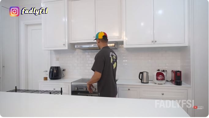 potret dapur rumah fadly faisal © YouTube