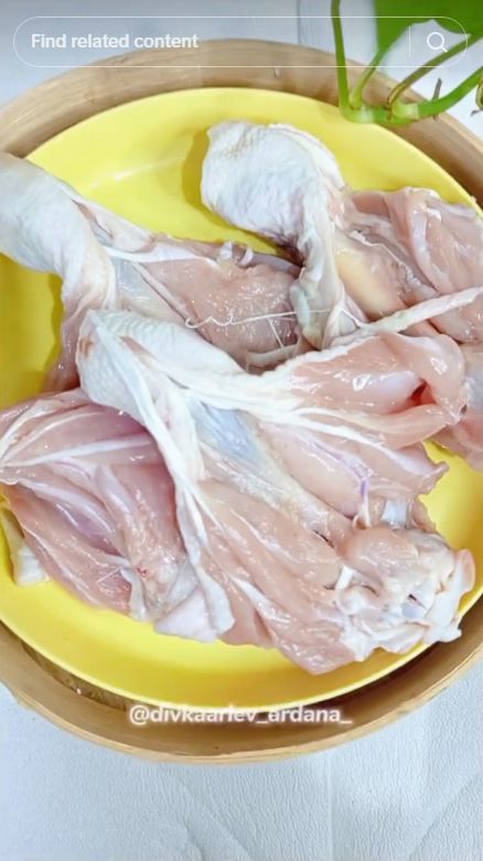 Tak perlu baking soda, ini trik mengempukkan daging ayam agar teksturnya lembut dan makin gurih