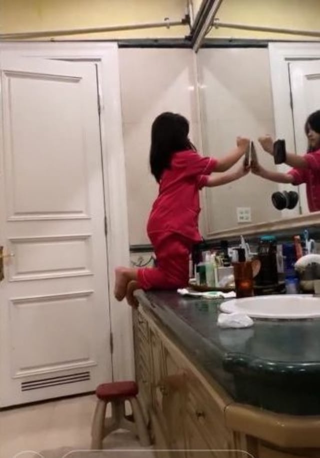 potret kamar mandi Nia bak di mal © berbagai sumber