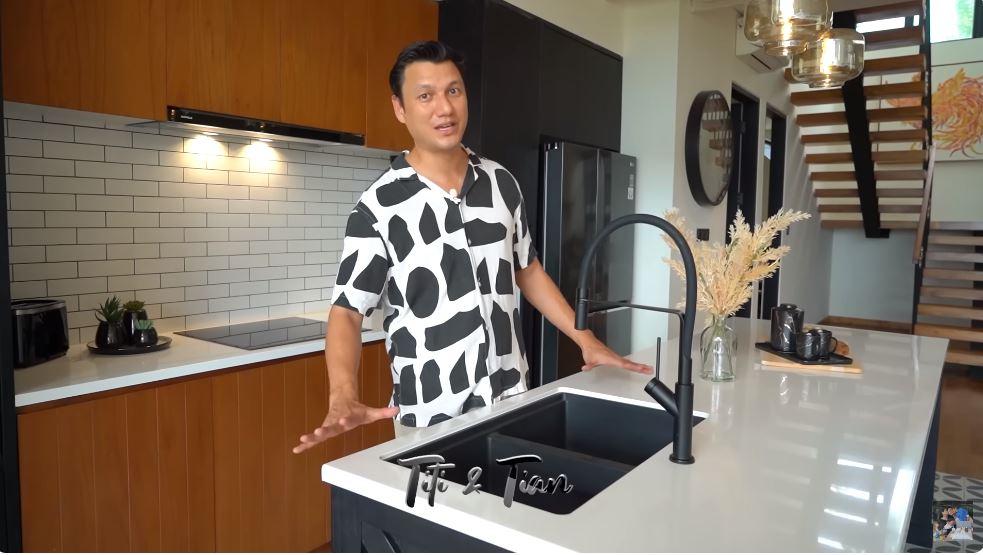 dapur di vila ayah christian sugiono © YouTube