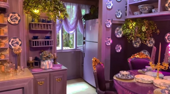 Vibesnya bak hunian Disney, ini 11 potret dapur ibunda Tasya Farasya yang ngejreng serba ungu