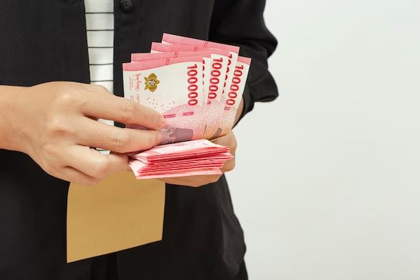 cara meminjam uang di bank freepik.com