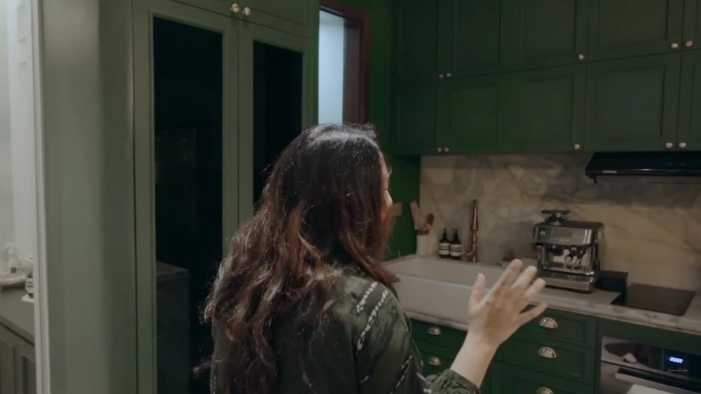 dapur sherina munaf di apartemen © 2024 brilio.net