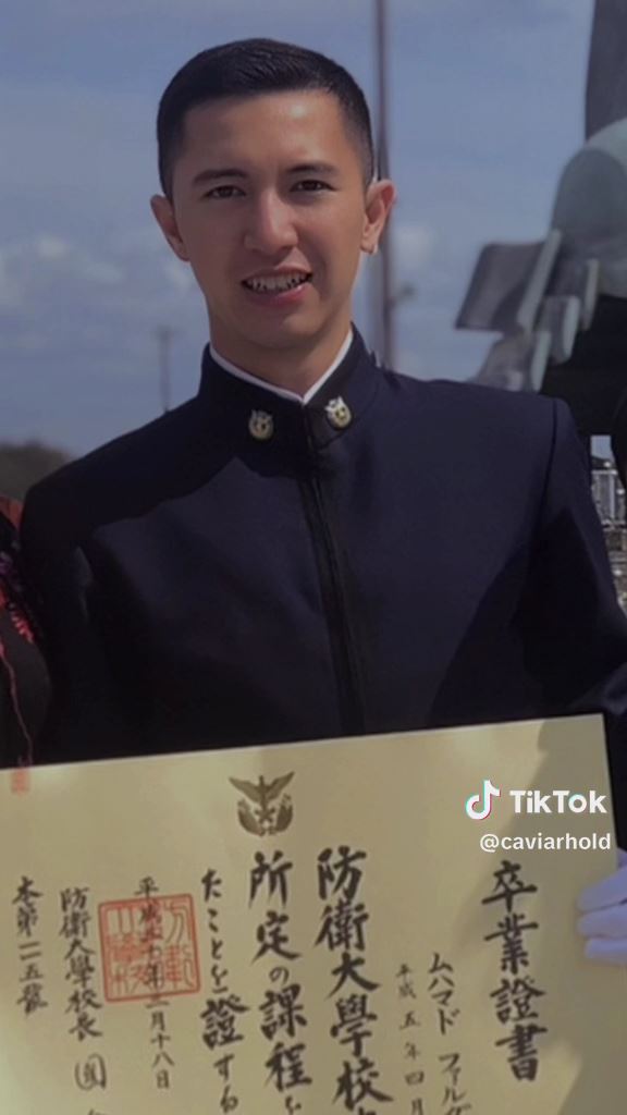 potret calon suami ayu ting ting © berbagai sumber