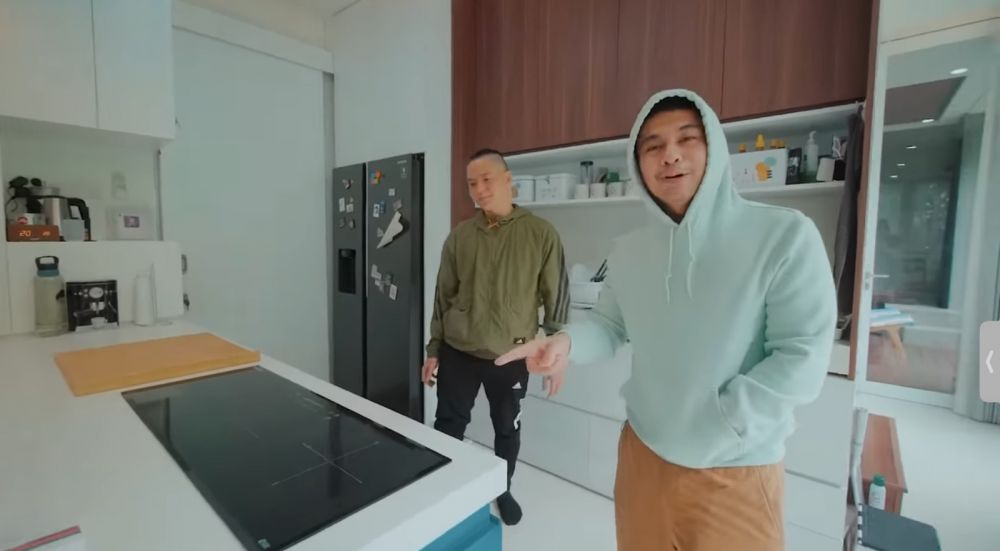 Dapur rumah Ernest Prakasa © 2024 brilio.net Dapur rumah Ernest Prakasa © 2024 brilio.net