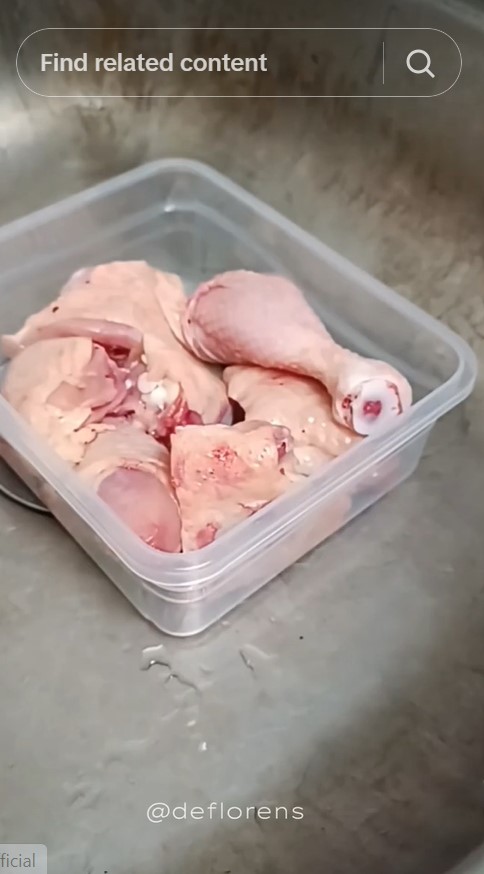 Jangan dicuci dulu, ini cara simpan daging ayam agar tetap higienis, bersih, dan tak amis